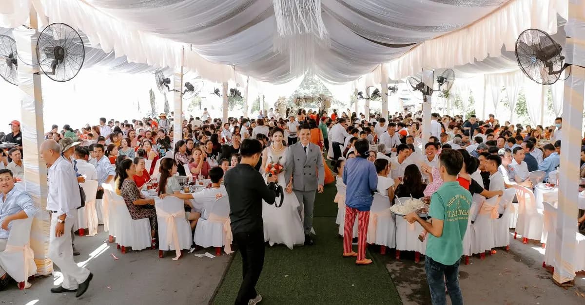 Célébrer les noces d'or : 10 conseils pratiques pour une fête réussie