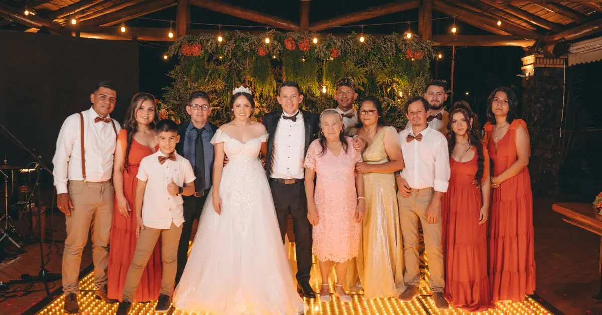 Comment planifier une cérémonie émotive pour vos noces d'or