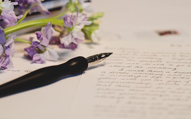 Écrire une lettre émotive pour vos noces d'or : Guide complet